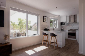 Modern refurbished unit in charming Bellerive